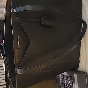 Michael Kors LG Handbag